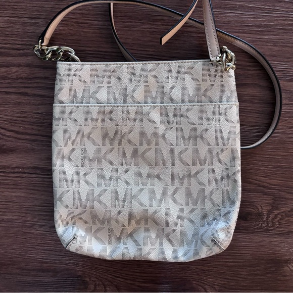 Michael Kors crossbody - Picture 3 of 4